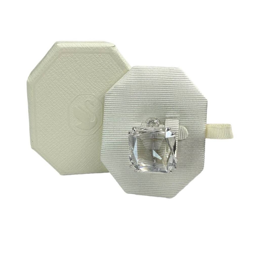 Swarovski Mesmera clip earring Single, Square cut, White, Rhodium plated